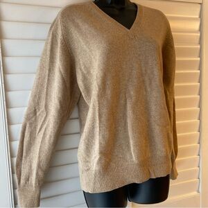 Vintage Braemar 100% Scottish Lambswool v-neck sweater